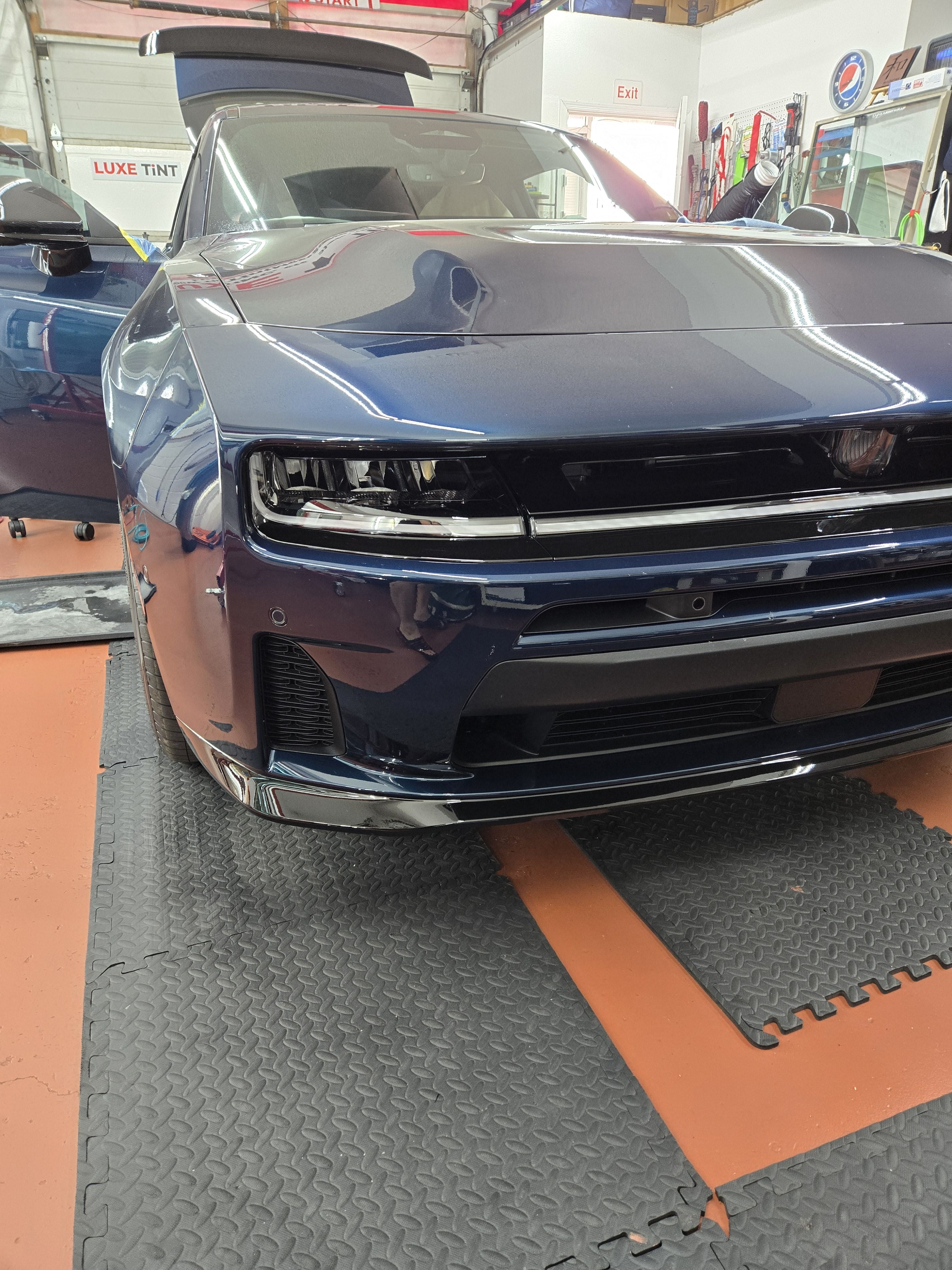 Blue Dodge Charger Daytona, front