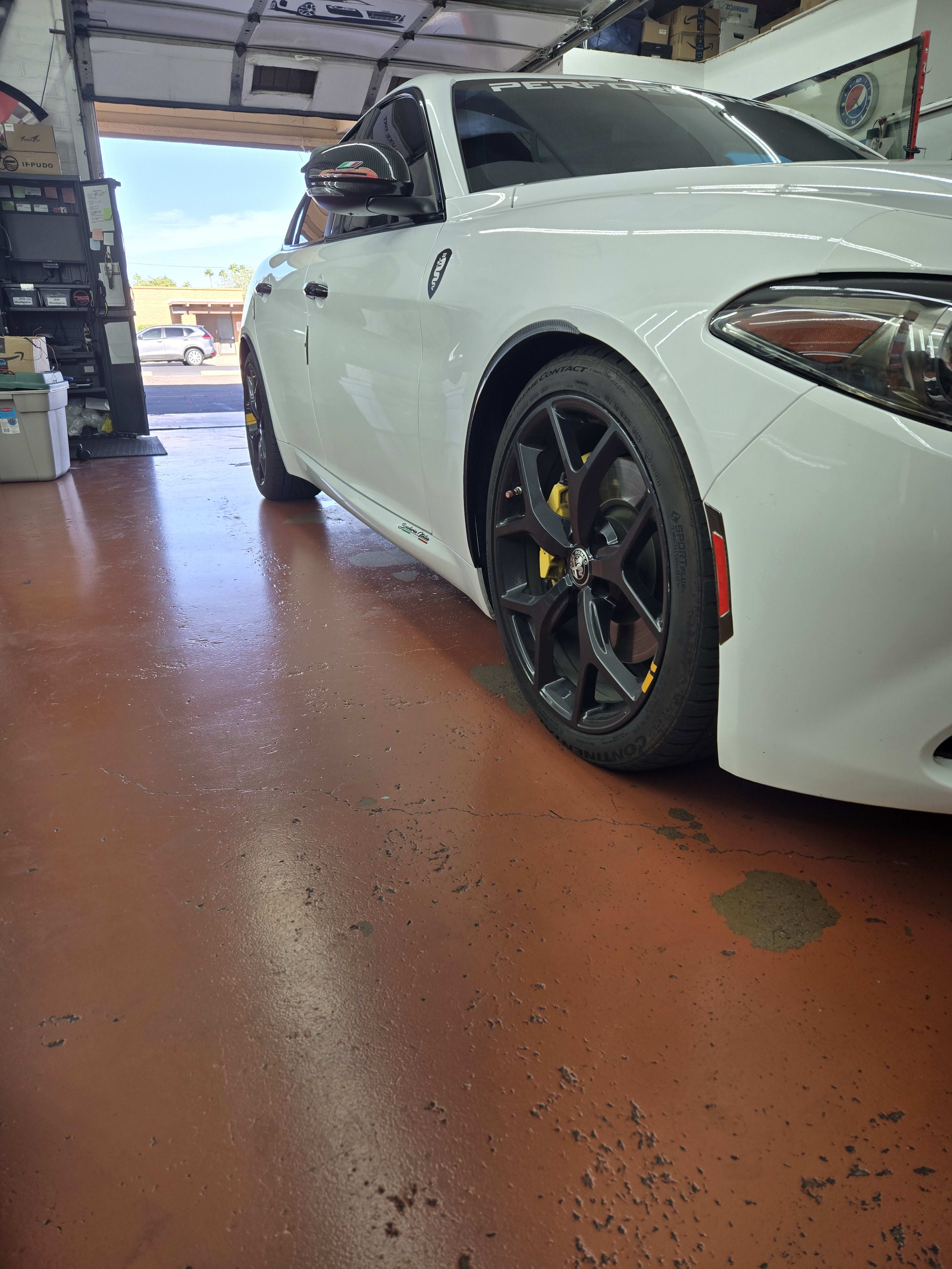 Alfa Romeo Giulia, front three-quarter